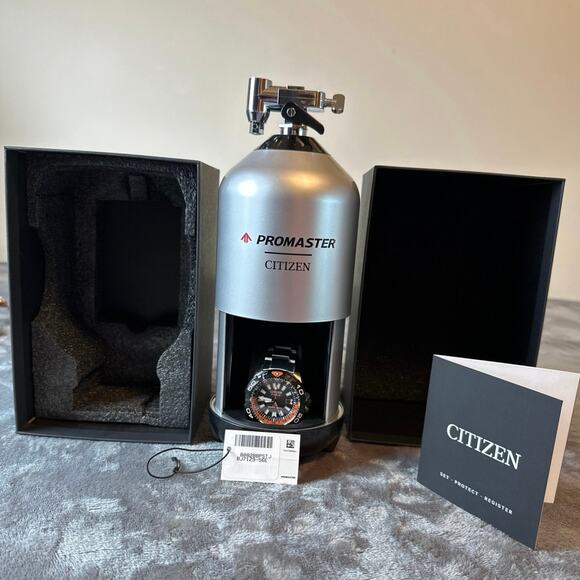 Citizen Promaster BJ7129-56E GMT Diver watch in a unique scuba tank-inspired box - Picture 1 of 10